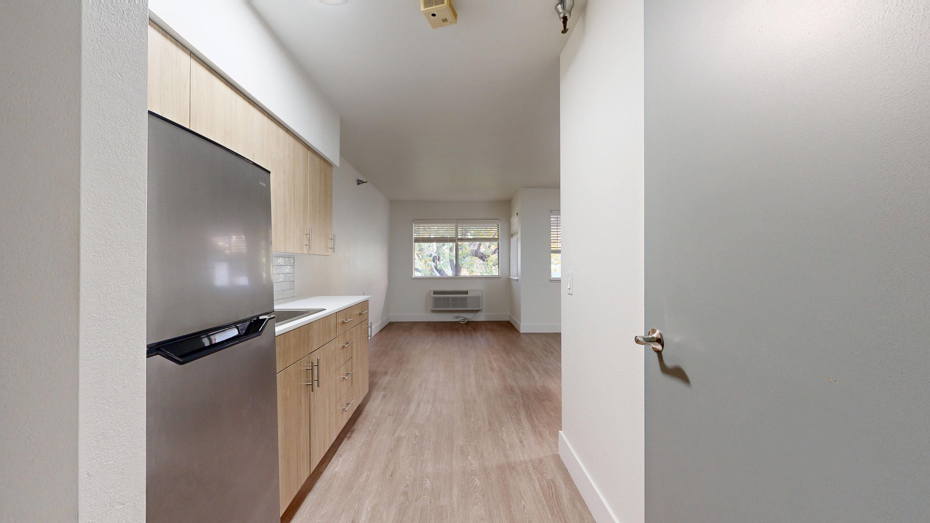 Hilltop-Estates-Studio-IL-410-sqft-Kitchen